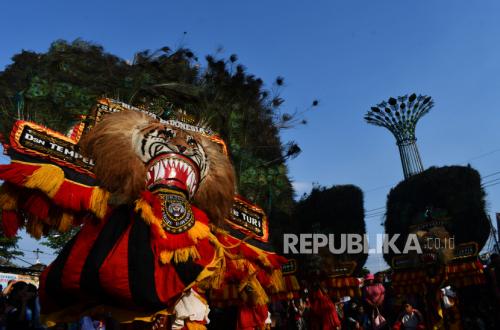 Grebeg Suro Resonates Across Regions, from the 1,000 Blangkon Festival to Local Economic Driver
