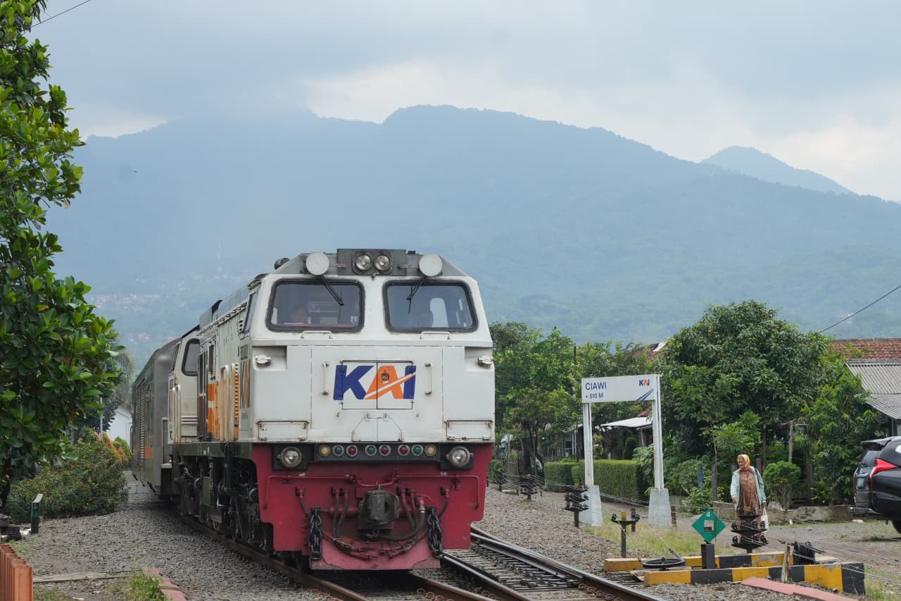 Several Trains Rerouted Through Daop 2 Bandung Region Due to Disruption in Bumiayu