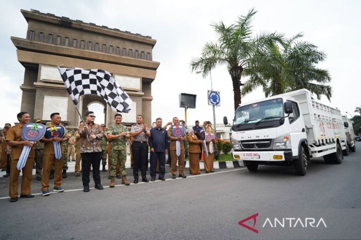 Kediri Regency receives 36 trucks for KDMP from central government