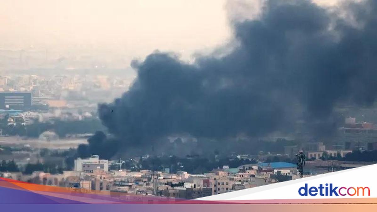 Israel Attacks Iran's Petrochemical Complex Following Trump's Threat to Open Strait of Hormuz