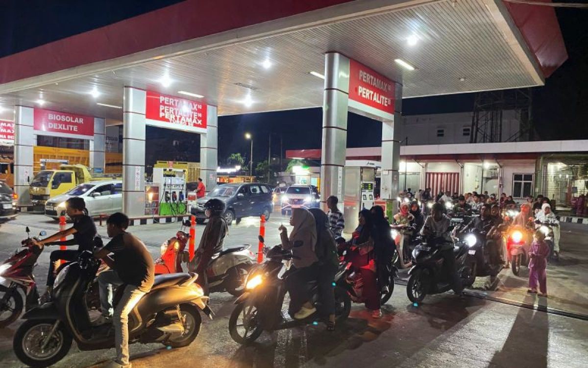 Bahlil: Adjustment to Non-Subsidised Fuel Prices Still Under Discussion
