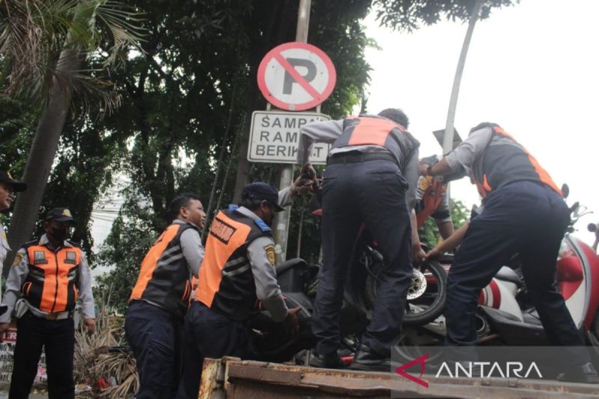 North Jakarta Transportation Sub-Department enforces action against 1,007 traffic-violating vehicles in first quarter