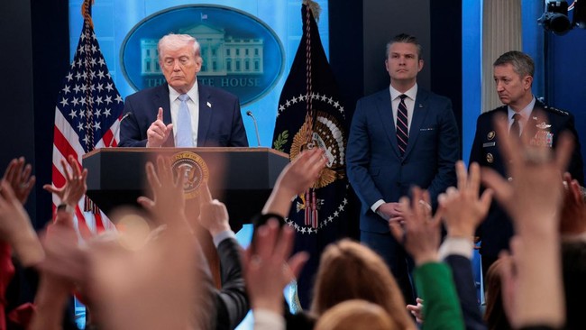 10 Updates on the US vs Iran War, Trump Threatens to Destroy Iran in 4 Hours