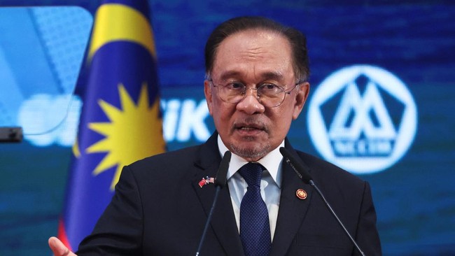 Malaysian PM States Petronas Is No Longer an Oil Exporter But an Importer