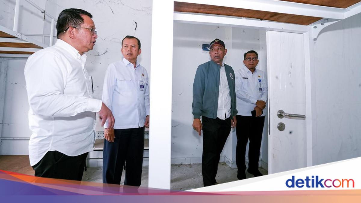 Deputy Social Minister Agus Jabo Inspects Potential Site for People's School at PTDI-STTD Bekasi