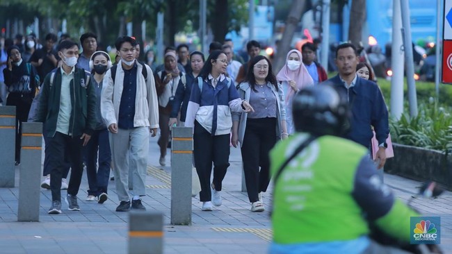 Indonesian Citizens Only Reach Peak Prosperity at Age 42