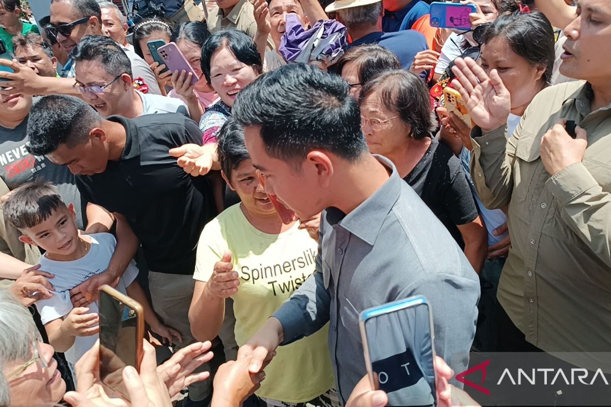Vice-President Gibran visits quake-hit church in North Sulawesi