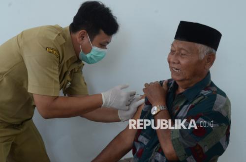 Hajj 2026 Preparations: Salatiga Pilgrims Receive Health Vaccinations