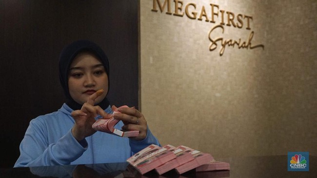 Global Crisis as a Starting Point for Rebranding Islamic Finance
