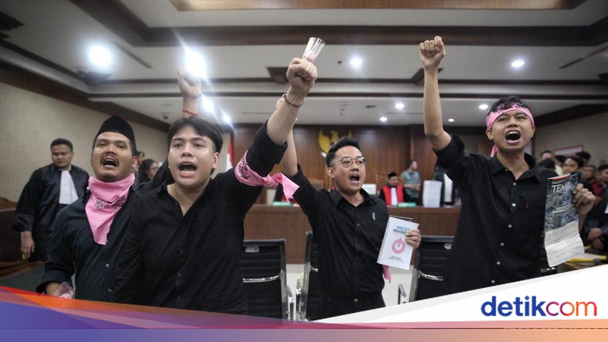 Judge Rejects Riau Student's Exception in August Demonstration Case