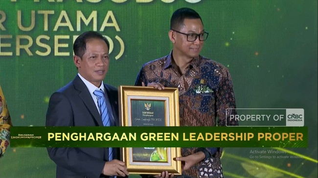 Video: PLN CEO Darmawan Prasodjo Receives Green Leadership PROPER Award