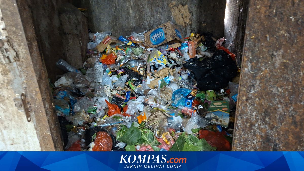 Rubbish Piling Up in Tambora Rental Flats Since Early 2026, Here's the Cause