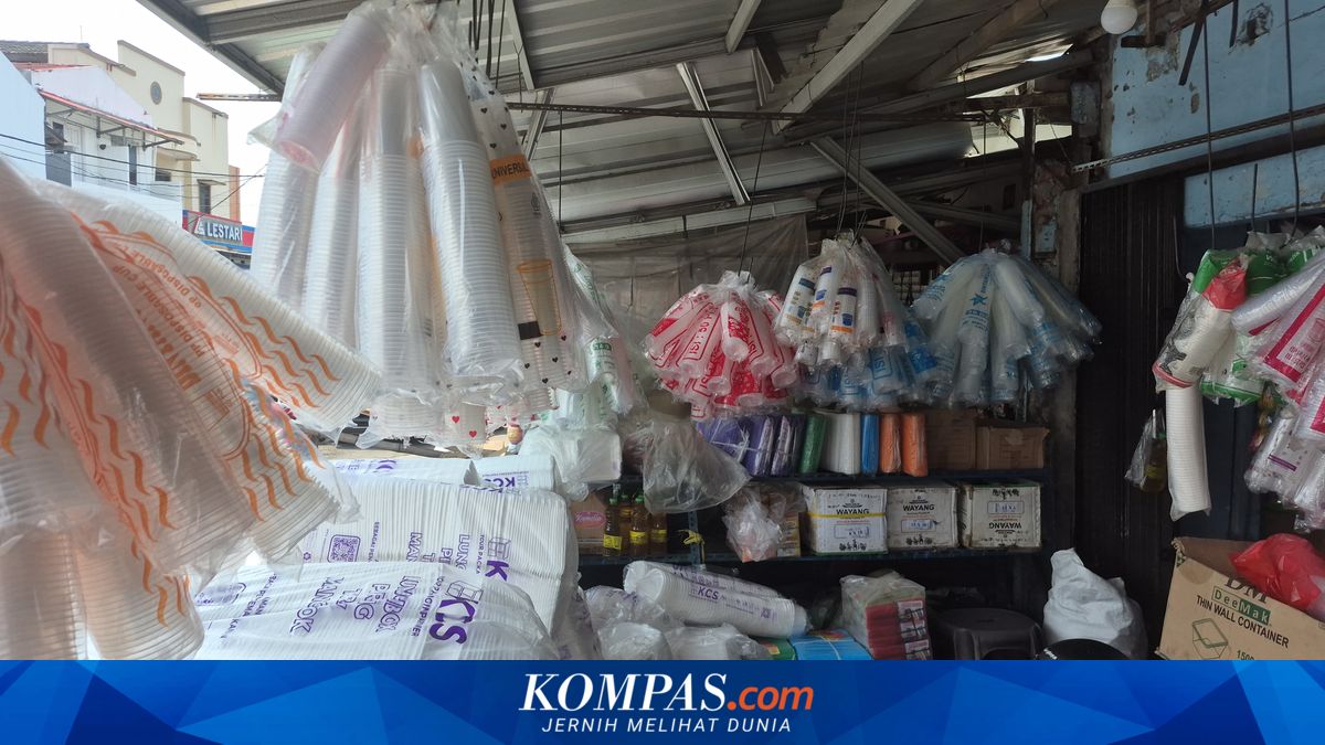 Plastic Traders in Distress Amid Price Surge, Turnover Plummets and Customers Protest