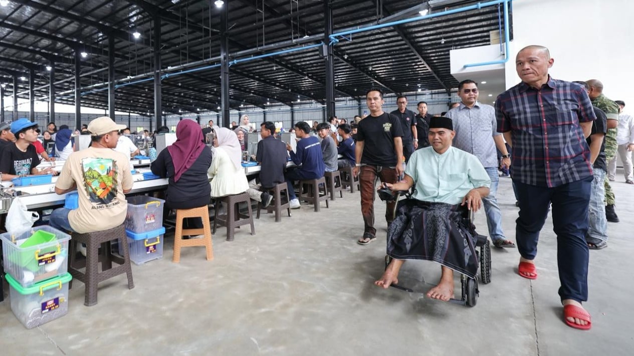 Joy of Disabled Employees at HS Cigarettes: Employment Opportunities Plus Free Accommodation