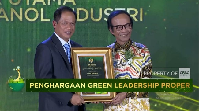 Video: General Director of Kaltim Methanol Industry Receives Green Leadership Award