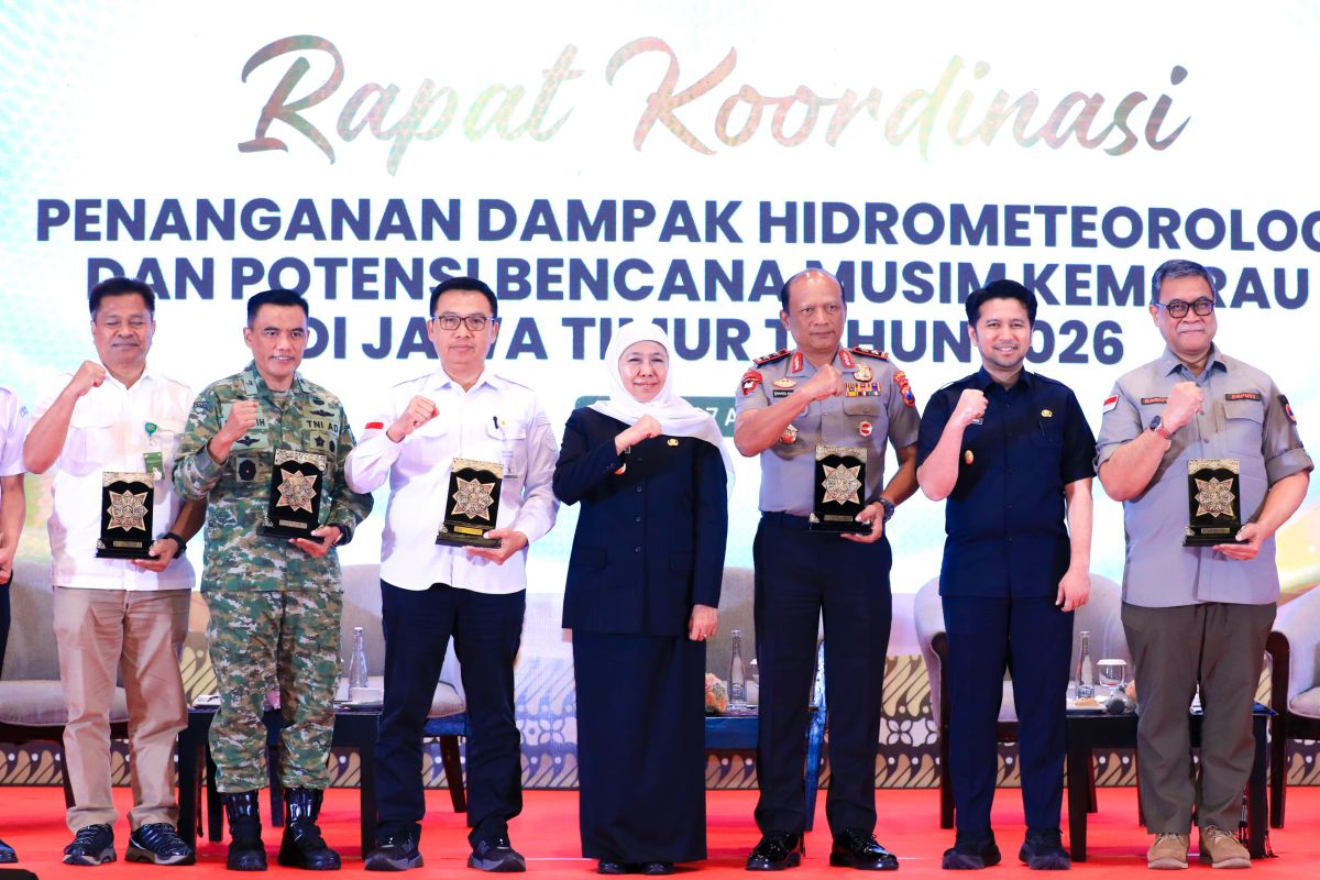 Khofifah urges all parties to prepare for prolonged dry season and forest fires