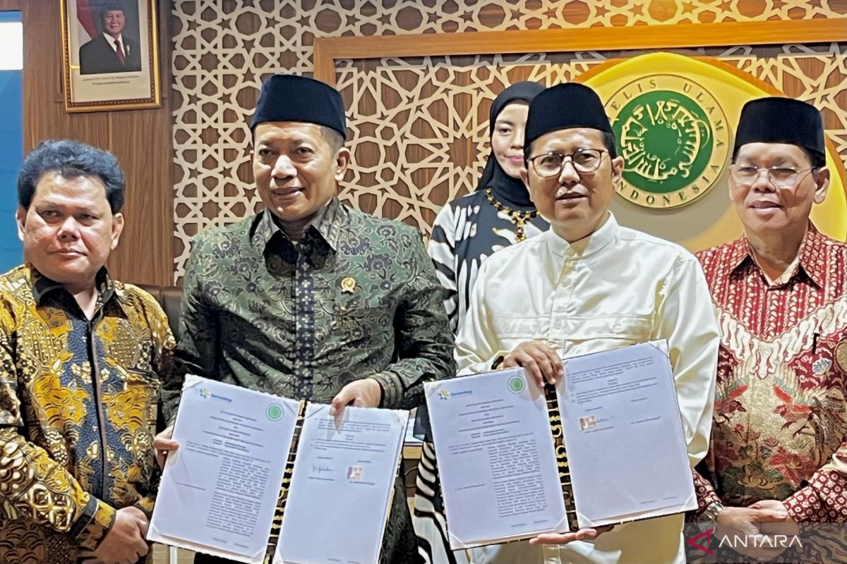Ministry of Cooperatives and MUI Sign Cooperation Agreement for Empowering the Community's Economy through Cooperatives
