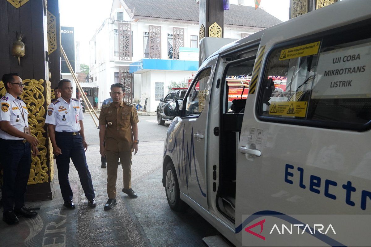 Banjarmasin trials electric microtrans public transport