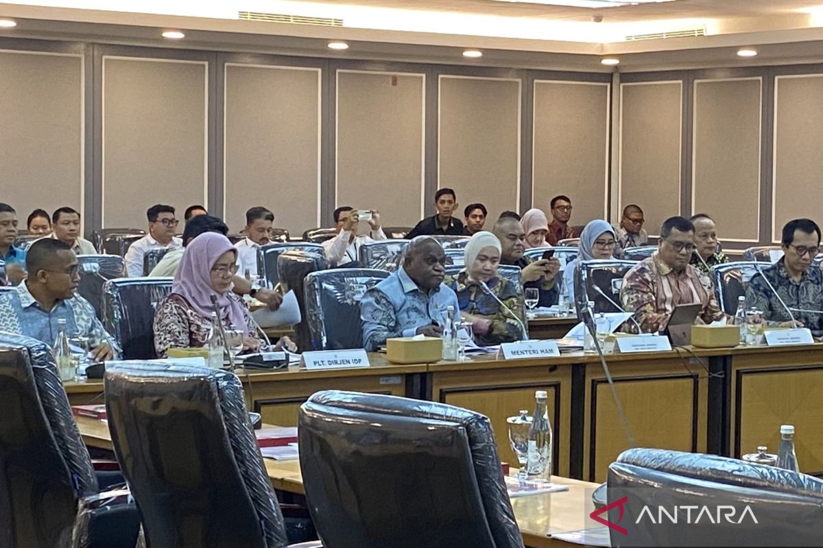 In DPR Meeting, Human Rights Minister Proposes Law on Religious Freedom