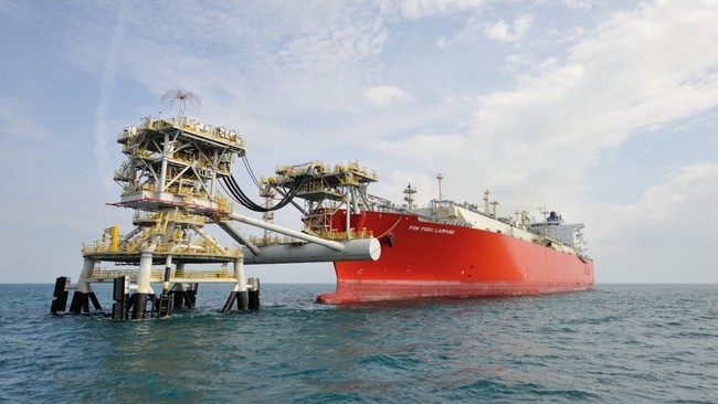 Indonesia Successfully Diverts 9 Export LNG Cargoes for Domestic Use