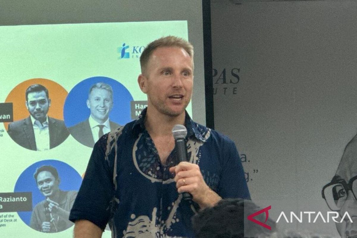 ABC Journalist: Secrecy of Information Hinders Public Support