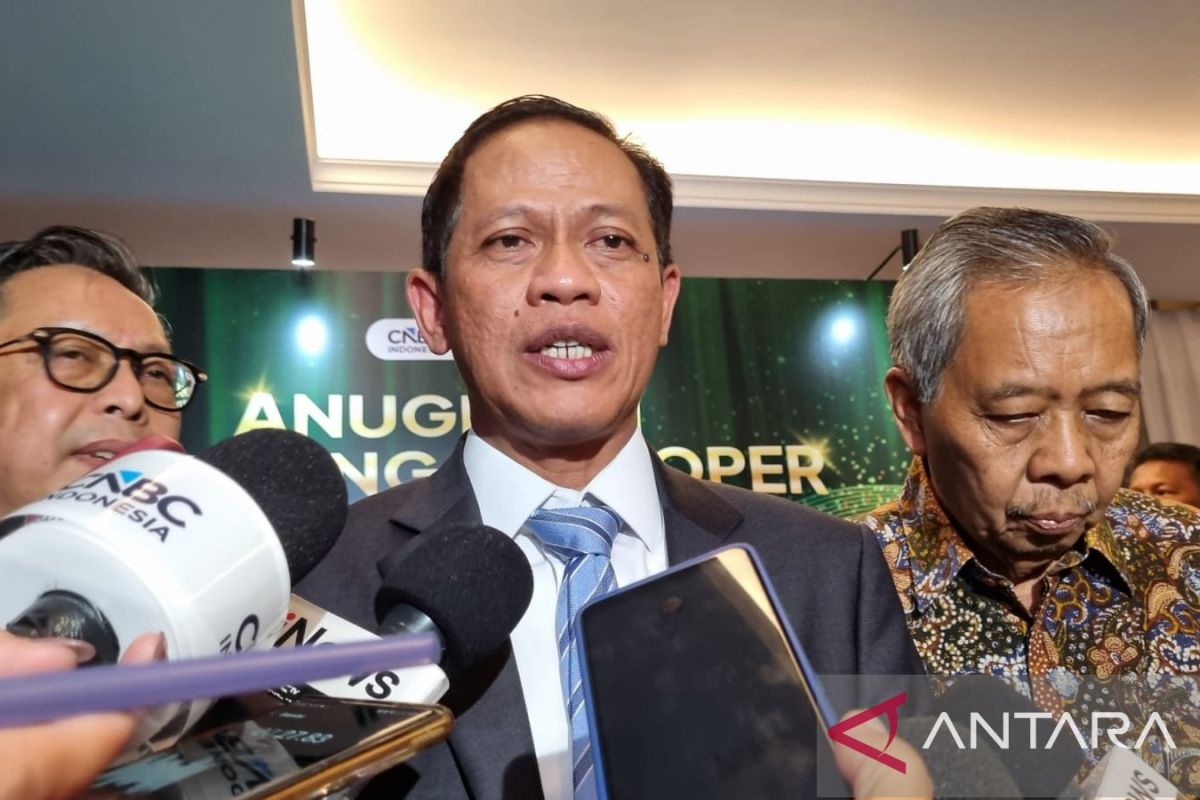 Minister of Environment: Companies Receiving Proper Award See Share Prices Rise