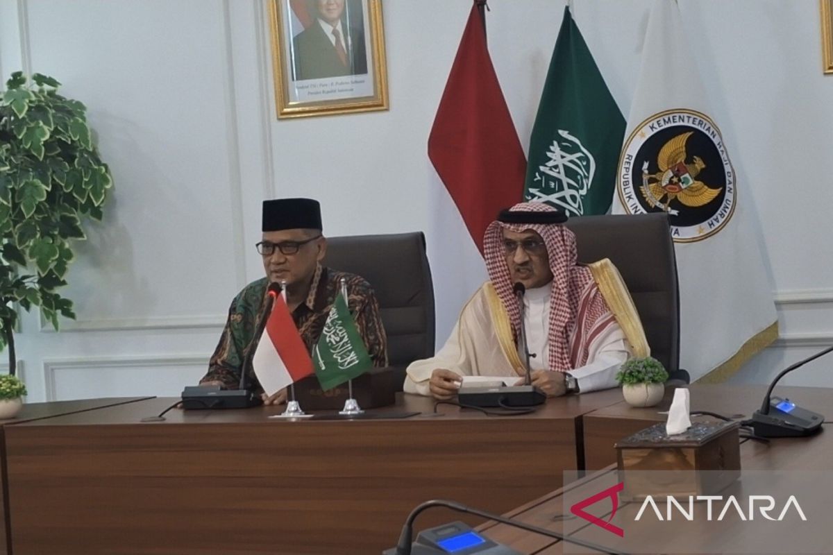 Minister of Hajj highlights impact of Middle East unrest on aircraft fuel costs