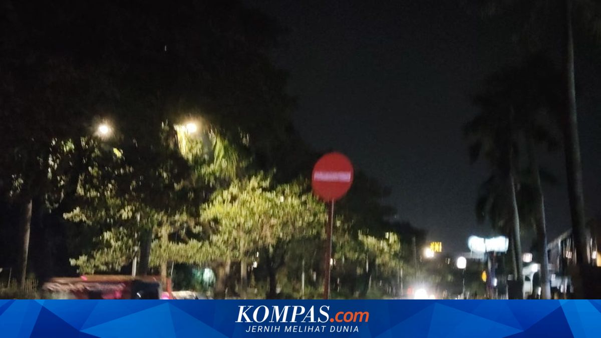 Street Lights Near Daan Mogot Mall Finally Repaired, Roads Lit Up Again