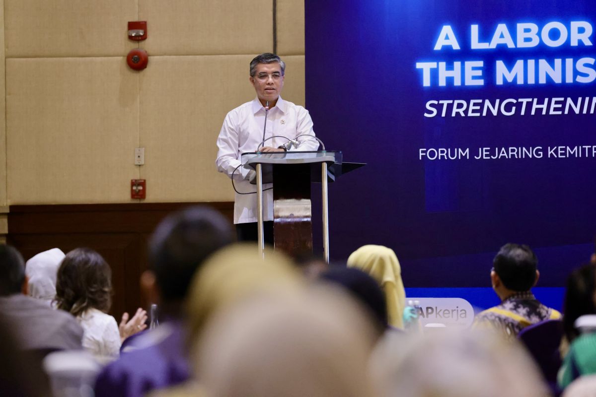 Labour Minister: Job Opportunities Remain Open Amid Global Challenges