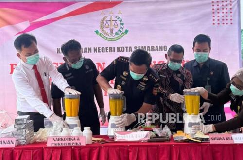 Customs and Semarang Prosecutor's Office Destroy Illegal Goods from 100 Enforced Cases