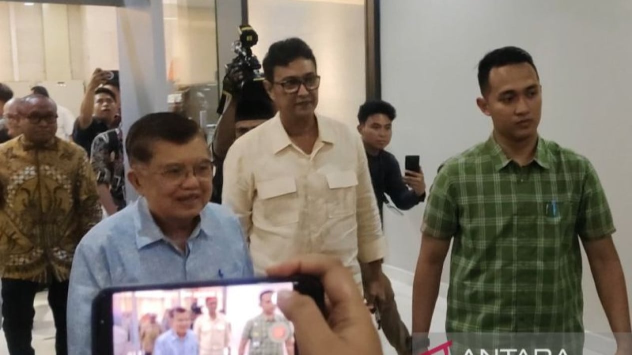 JK Visits National Police Criminal Investigation Agency, Directly Reports Rismon Over Allegations of Funding Jokowi Diploma Issue