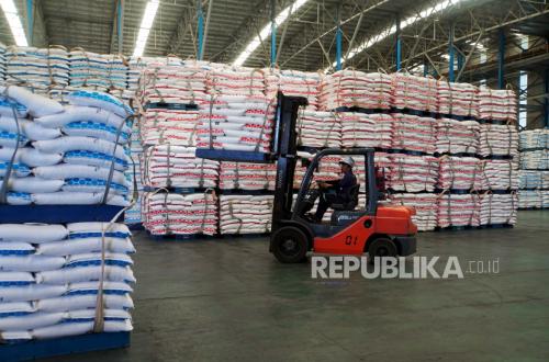 Farmers' Sugar Prices Under Pressure, Amran Calls for Stricter Import Bans and Restrictions