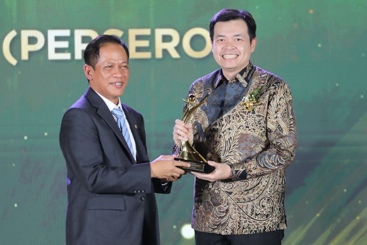 Bio Farma Secures 10th PROPER Gold Award and Green Leadership, Reinforcing the Role of SOEs in Delivering Tangible Benefits to Society