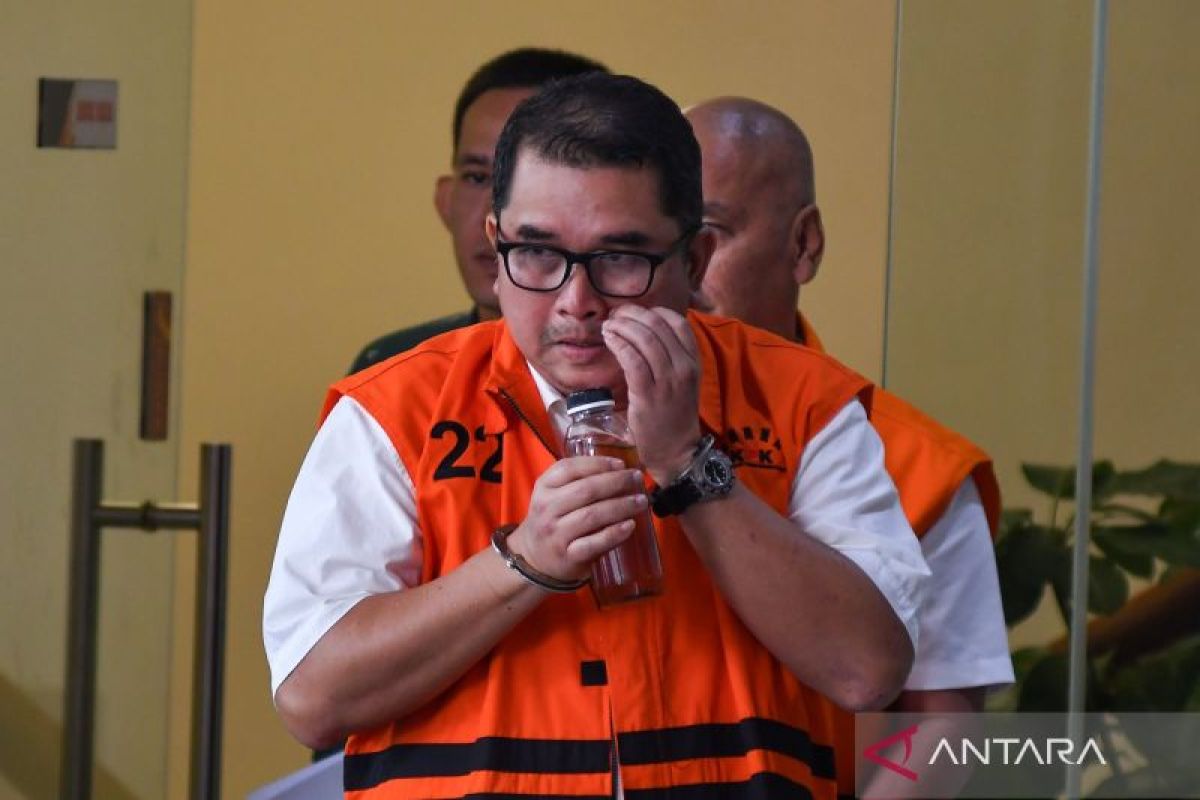 Trial of Former PGN CEO Hendi Prio on Gas Corruption Charges Postponed Due to Illness