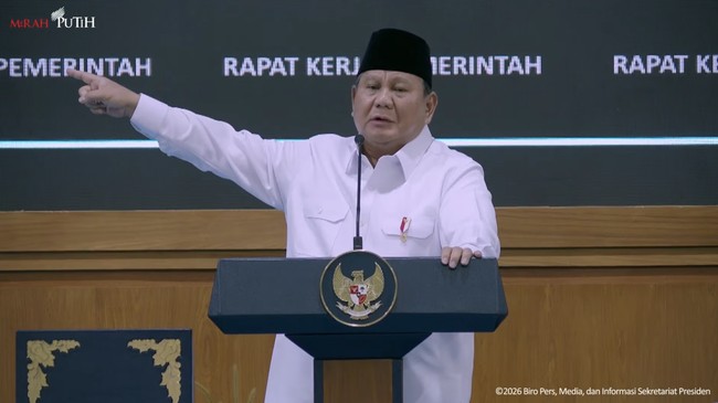 Prabowo Urges Officials and SOE Heads to Read Book on Indonesia's Paradox