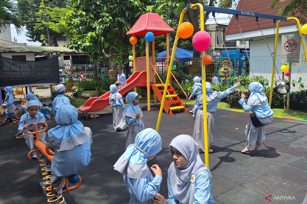 10 Sub-Districts Become Initial Points for Equitable Distribution of RBI in South Jakarta