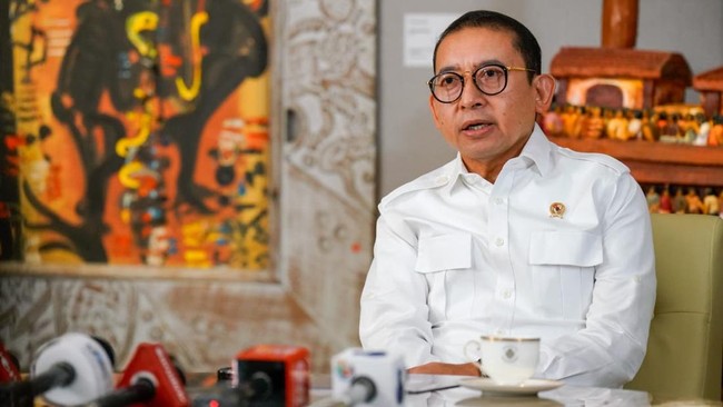 Fadli Zon on Subsidised Fuel Prices Not Rising: Prabowo Sides with the People
