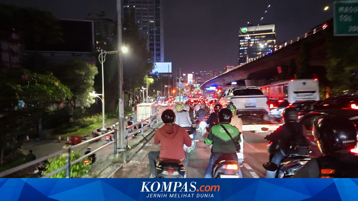 Tanah Abang–Slipi Traffic Jam Stretches 3.8 km on Wednesday Night, Horns Blare Non-Stop