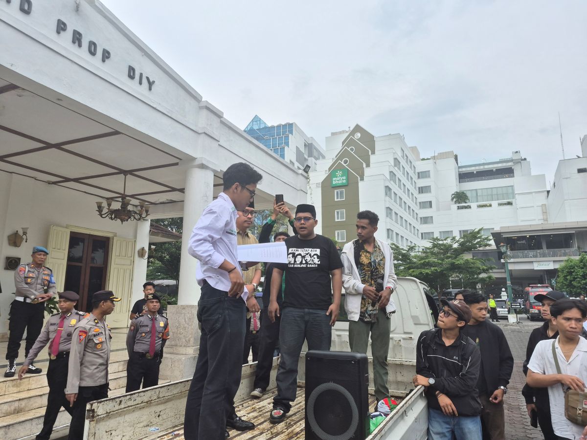 Student Action in DIY Demands Transparent and Accountable Investigation into Andrie Yunus Case