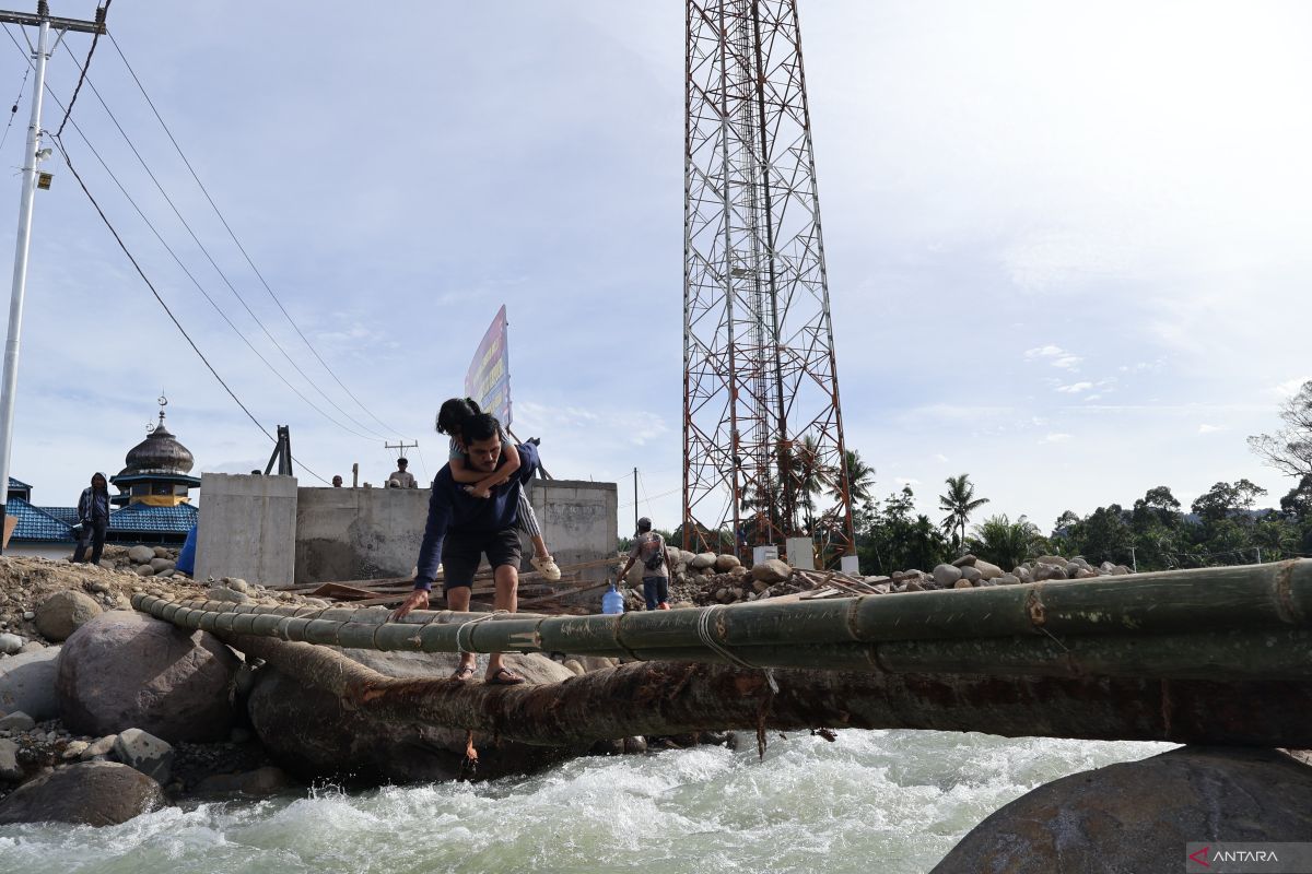 Bappenas Proposes Establishment of BRR for Handling Sumatra Disasters