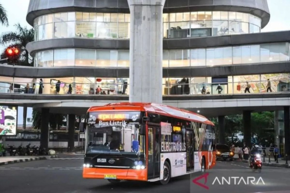 Transjakarta Expands Royaltrans Premium Service Seat Booking System