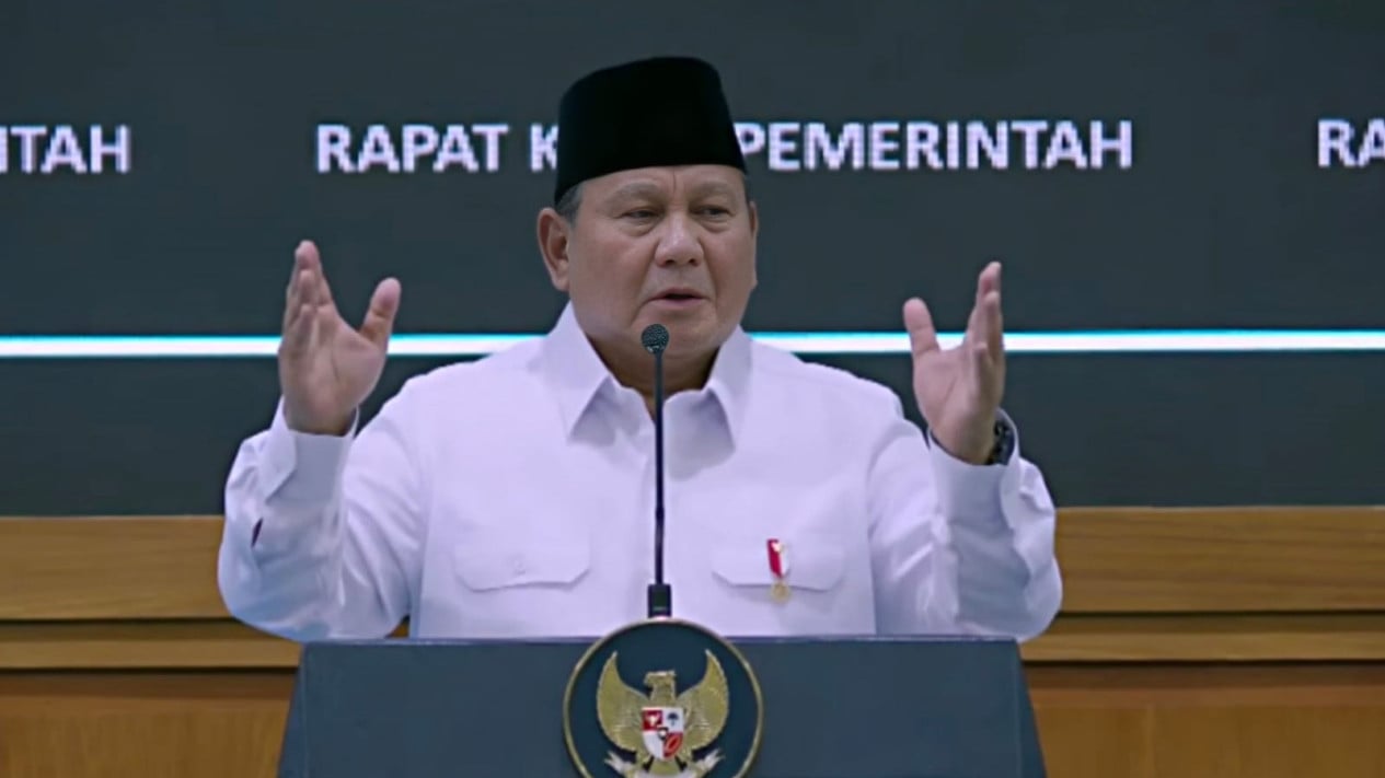 Prabowo's Relaxed Response to Being Called Stupid and Stubborn: I Accept That