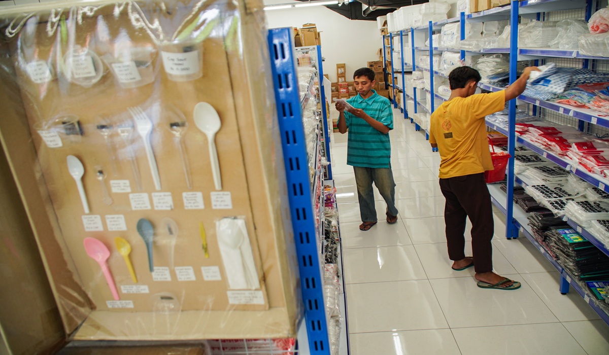 Plastic Prices Rise, Time to Change Habits