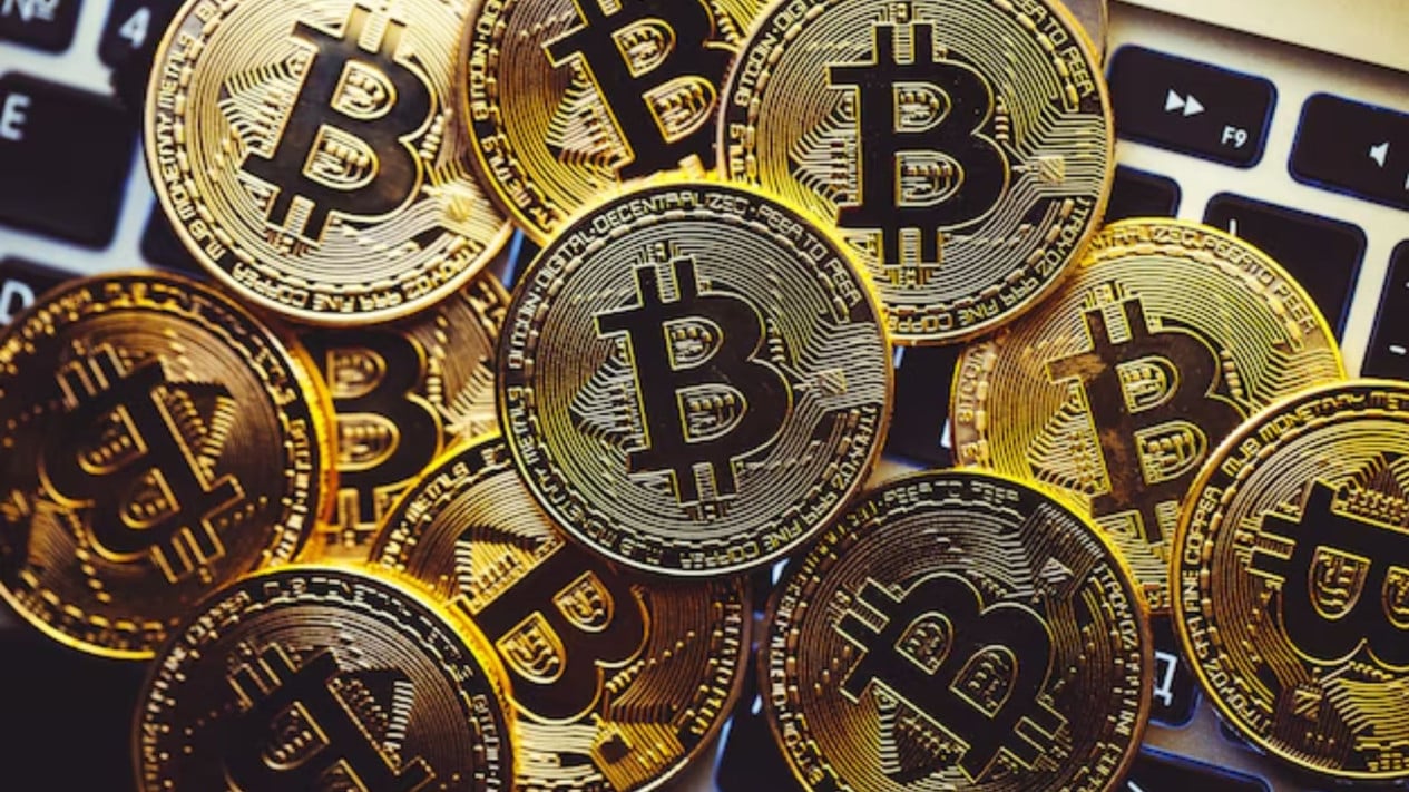 Strategy's Bold Move: Acquiring 4,871 Bitcoins Despite Hundreds of Trillions in Losses