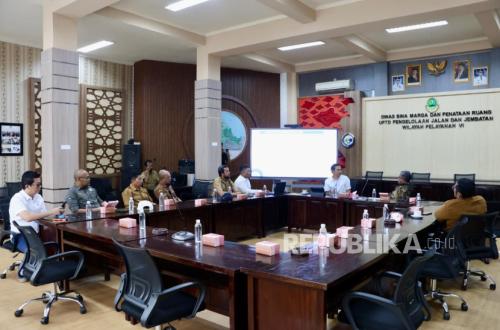 Dual Street Lighting and Road Maintenance Become Notes from West Java DPRD Commission IV