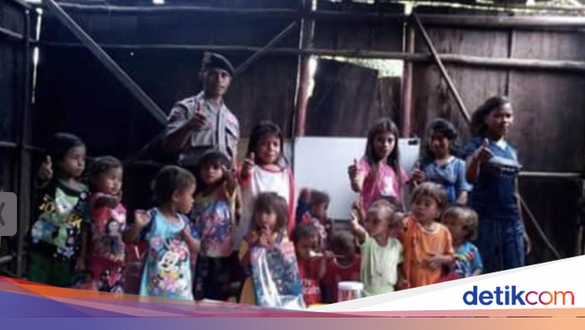 Iptu Bastian Tuhuteru's Dedication Becomes Educator for Indigenous Communities in South Buru