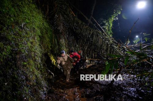 Landslide in Cadas Pangeran Paralyzes Bandung-Cirebon Route Completely