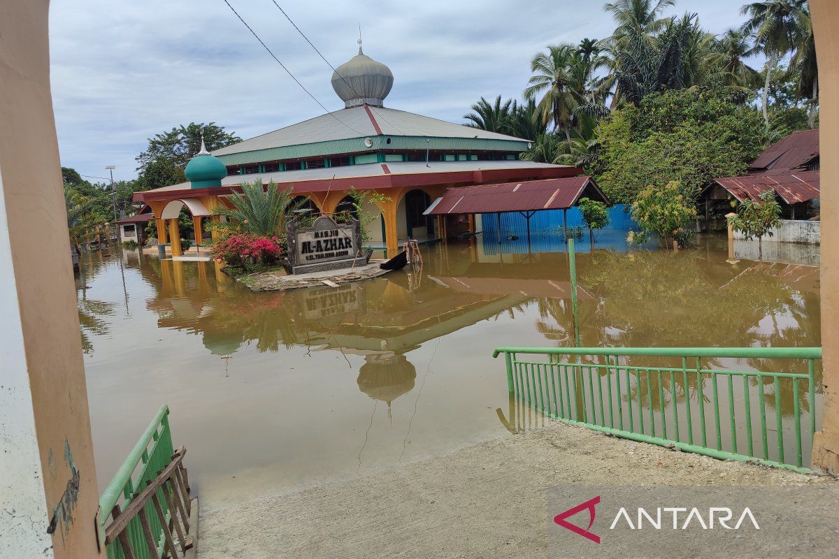 BNPB: Evacuation tents established for flood victims in Bengkulu