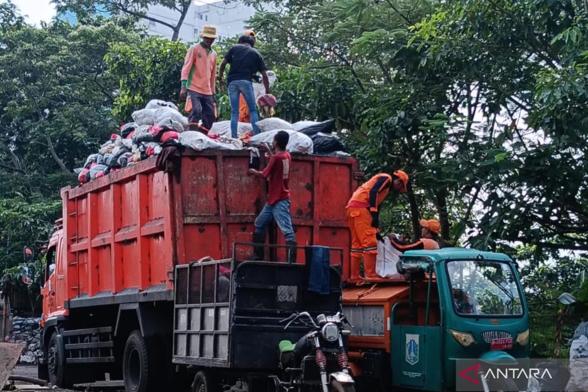 Pekayon TPS in East Jakarta effectively handles 120 tonnes of waste per day