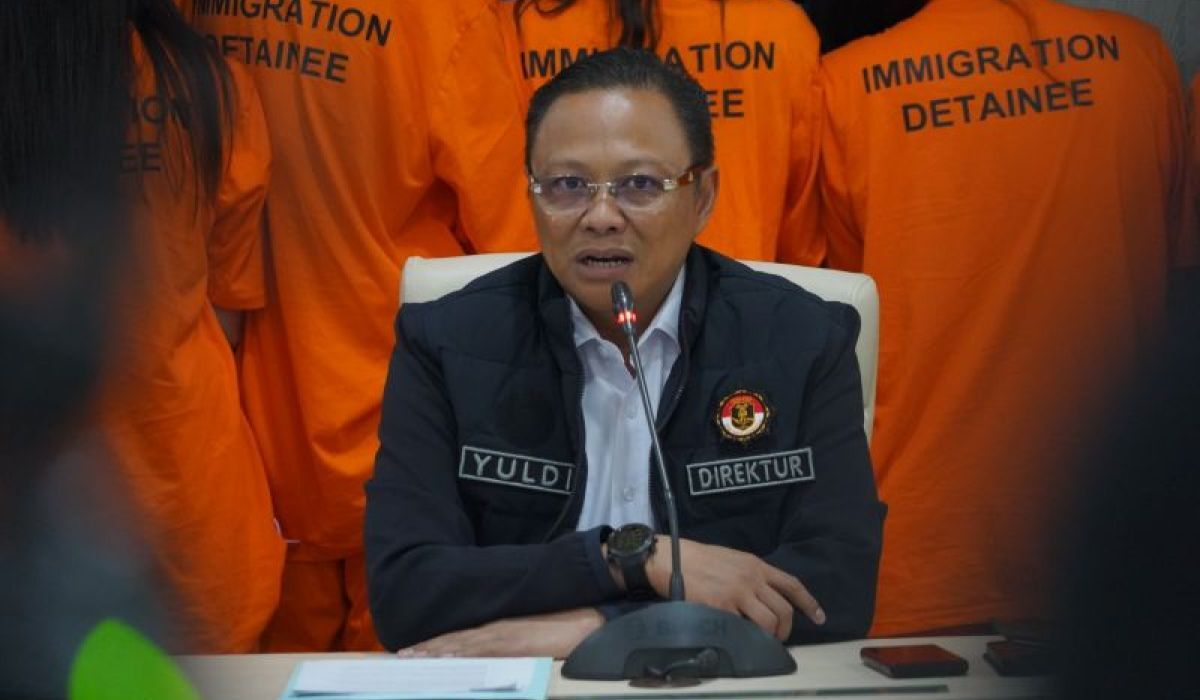 Immigration Authorities Detain Three Illegal Australian Nationals in Papua, One of Whom is a Pilot